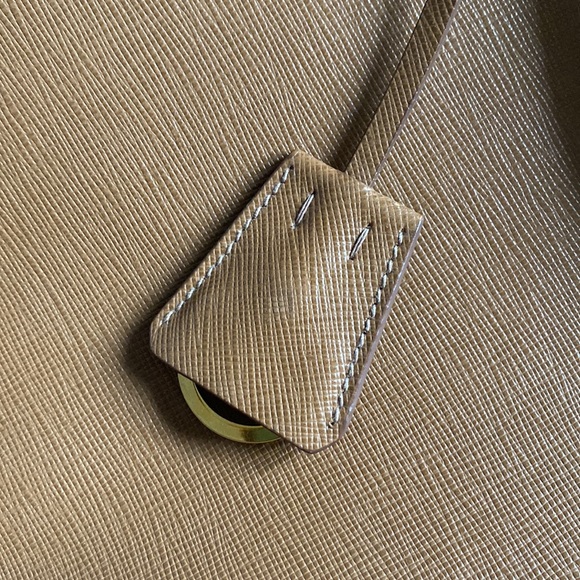 Prada Medium Galleria, Brown Double Zip Lux Tote Saffiano Leather Medium - Picture 4 of 15